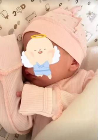 Мамины губы? Ольга Орлова снова растрогала поклонников снимком новорожденной дочери