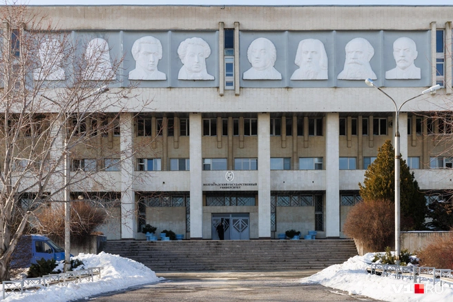 Суд не нашел оснований для восстановления бывшего преподавателя и выплаты ей 30 миллионов рублей | Источник: Алексей Волхонский / V1.RU