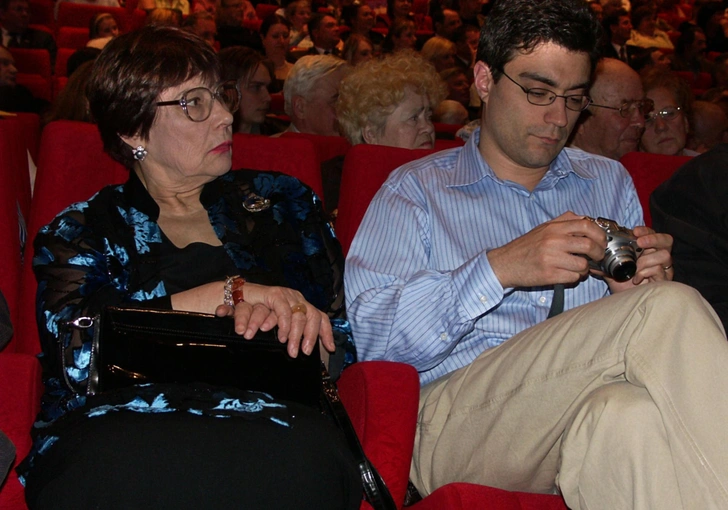 Сын Дмитрий стал врачом и перебрался на ПМЖ в Америку 