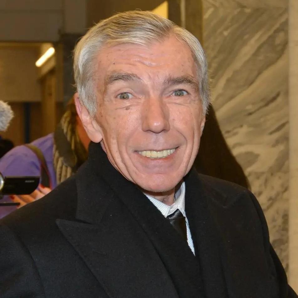 Тяжелая форма пневмонии и низкая сатурация: телеведущего Юрия Николаева спасают врачи