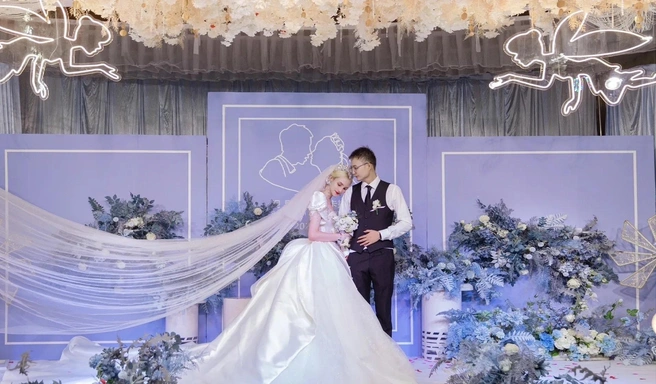 Екатерина помогла парню с документами, а в итоге дело закончилось свадьбой | Источник: Екатерина Янь