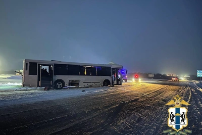 Семь человек пострадали в аварии с автобусом на Северном объезде
