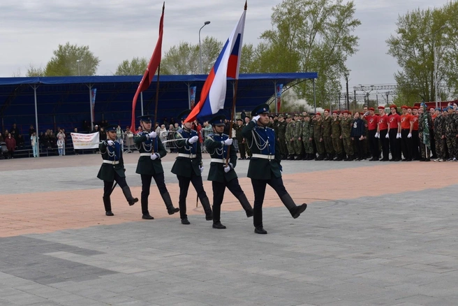 По традиции конкурс открыли выносом Знамени Победы и флага России | Источник: Татьяна Казанцева