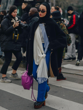 Самые модные шарфы на зиму 2023/24 — их носят все женщины с безупречным вкусом