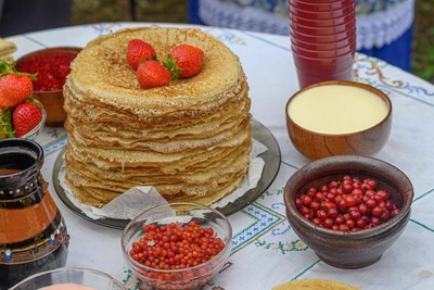 Thin, Lacy Pancakes Just Like Grandma's: An Easy Recipe for Beginners