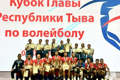 Команды МЧС Тувы завоевали Кубок Главы по волейболу