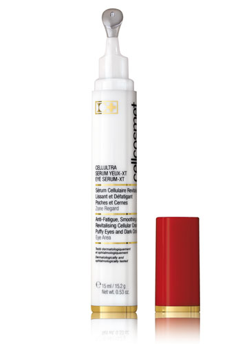 Клеточная сыворотка-гель для кожи вокруг глаз CellUltra, CellcosmetЗдесь есть все, что нужно: охлаждающий и дренирующий аппликатор, легчайшая текстура и эффективная формула. Собственно, несколько слов о формуле. Экстракты зеленого чая, граната и ромашки быстро уменьшают видимость отеков под глазами. Высокая концентрация клеточных компонентов (целых 11%) способствует уплотнению кожи, а, значит, сглаживанию мимических морщин. Кроме всего перечисленного есть еще комплекс на основе пептидов, который осветляет темные круги.