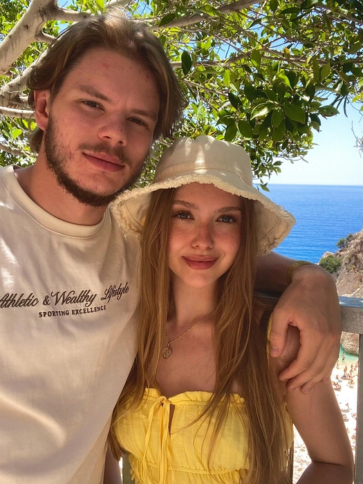 Кирилл со своей женой | Источник: Екатерина Кондырева / ВКонтакте