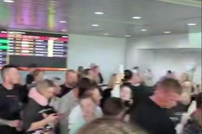 Туристы не могут улететь с Фукуока в Казань