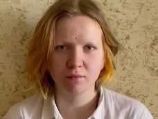 За ночь обрезала волосы, обещает сдать заказчика: допрос Дарьи Треповой, подозреваемой в убийстве Татарского