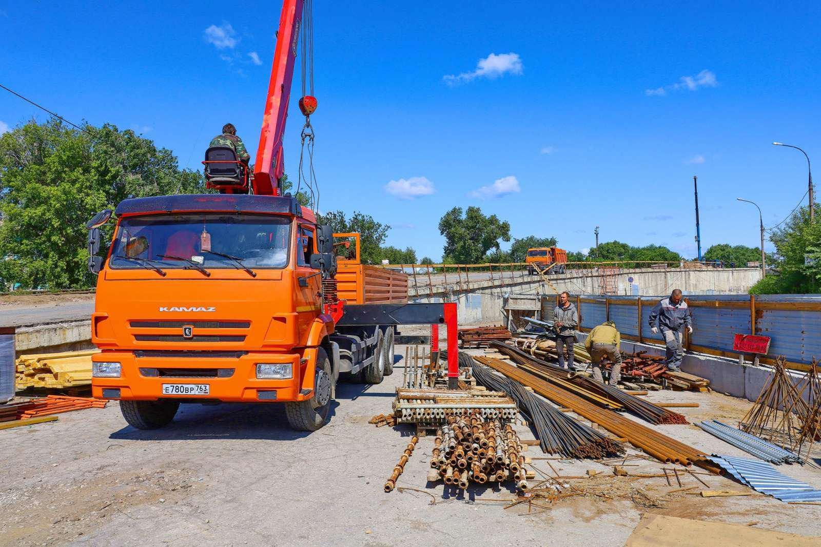 Тройное ограждение установят на мосту по Земеца в Самаре - 21 июня 2023 -  63.ру