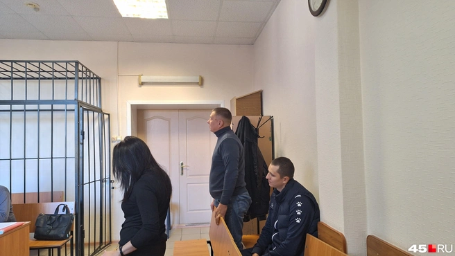 Свои вопросы к Гонцову задала представитель потерпевшей стороны Олеся Иванова | Источник: Александр Лисихин / 45.RU 