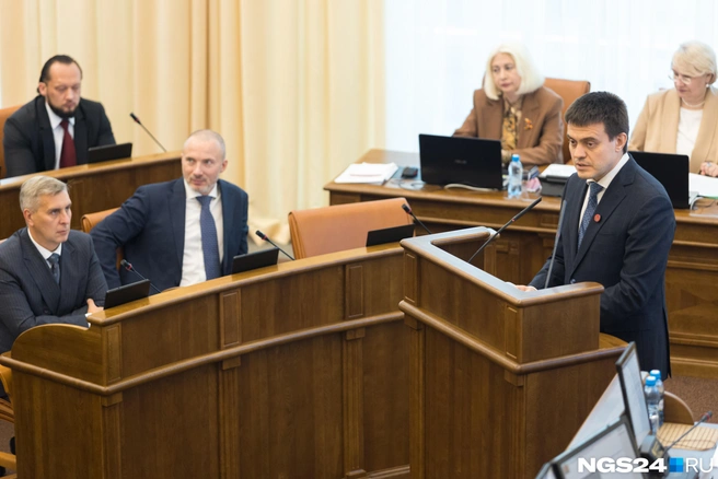 Глава региона выступал почти 25 минут | Источник: Мария Ленц / NGS24.RU