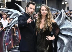 Актер-супермен Генри Кавилл скоро станет папой