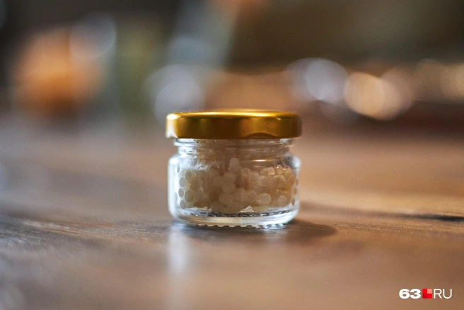 Икра улитки — еще один деликатес. Содержит легкоусвояемый белок, жирные кислоты омега-3, витамины A, C, D, E и группы B, магний, калий, железо, цинк, медь. Ускоряет обмен веществ, укрепляет иммунитет, способствует здоровью костей, очищает кровь. Считается природным афродизиаком | Источник: Роман Данилкин / 63.RU