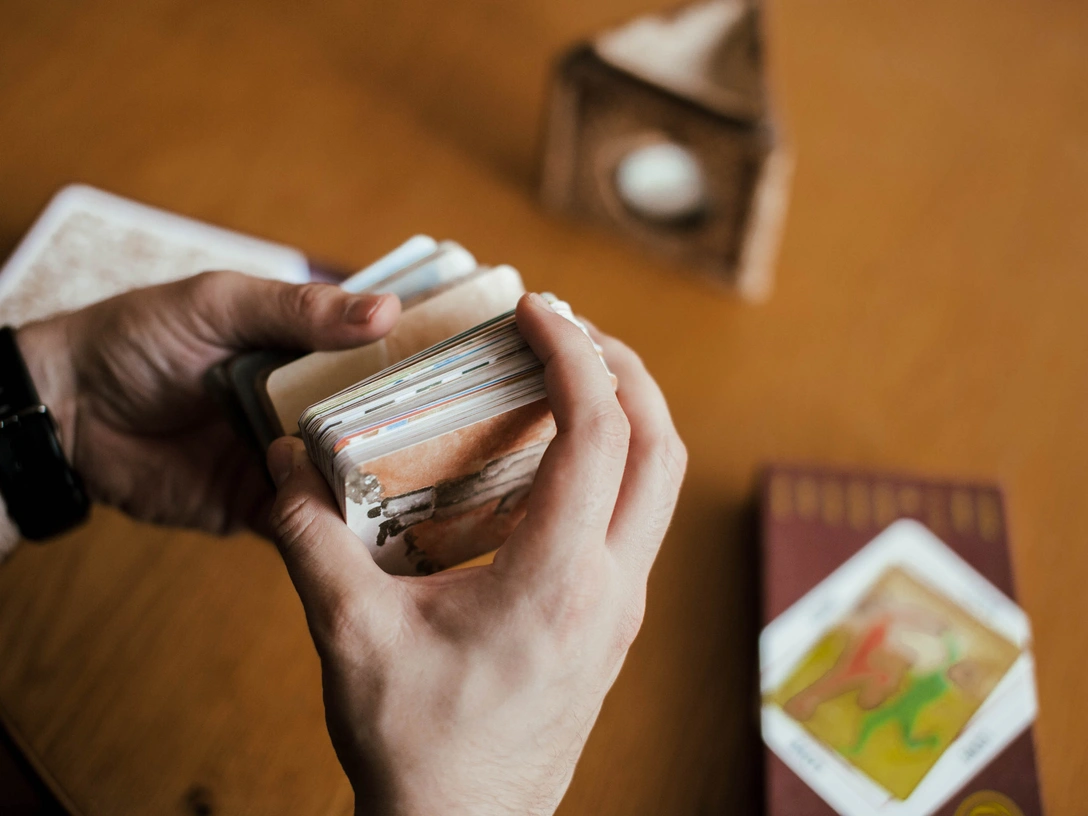 «Гадание» по психологии: простой способ узнать, что на самом деле происходит у вас на душе (вы можете попробовать дома) | marieclaire.ru