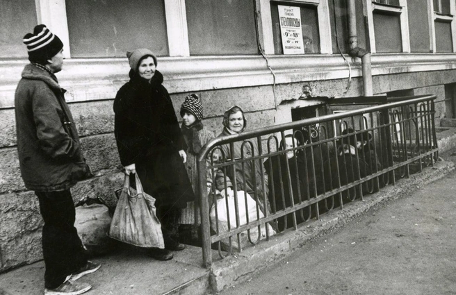 Еще одним вариантом заработка стала сдача стеклотары | Источник: В. Якимов, фонды ОГАЧО