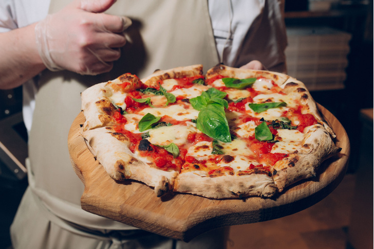 2 рецепта итальянской пиццы: для лентяек и кулинарных гениев