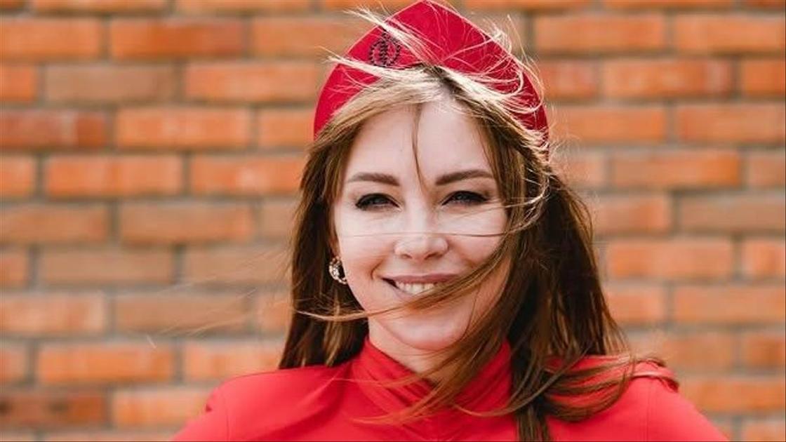 Стало известно, как начинался роман Полины Дибровой и Романа Товстика