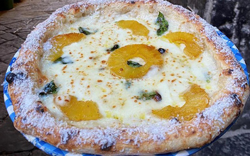 Посягнули на святое: как пицца с ананасом разделила Италию на два лагеря