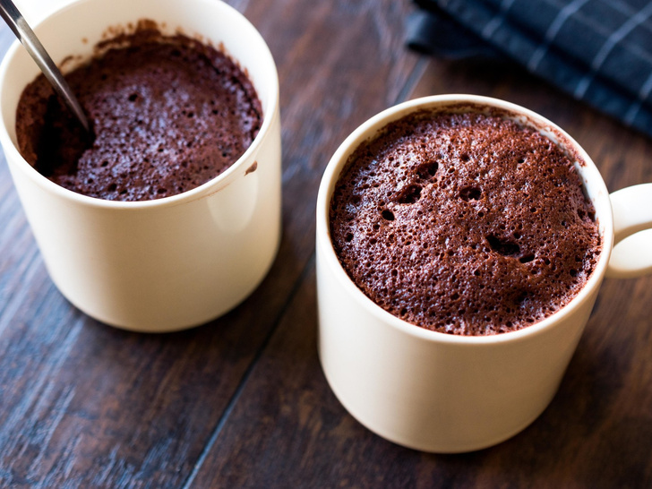 Шоколадный кекс в кружке в микроволновке за 3 минуты рецепт с фото пошагово