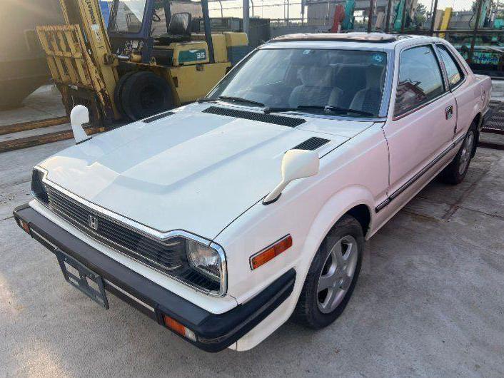 Коллекционный Honda Prelude 1982 года выставлен во Владивостоке
