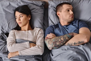 «Муж сексуально озабочен: насмотрится порно, а потом хочет попробовать что-то новенькое со мной»