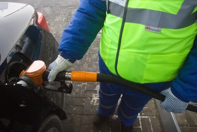 Volgograd Gasoline Price Nears 100 Ruble Psychological Mark