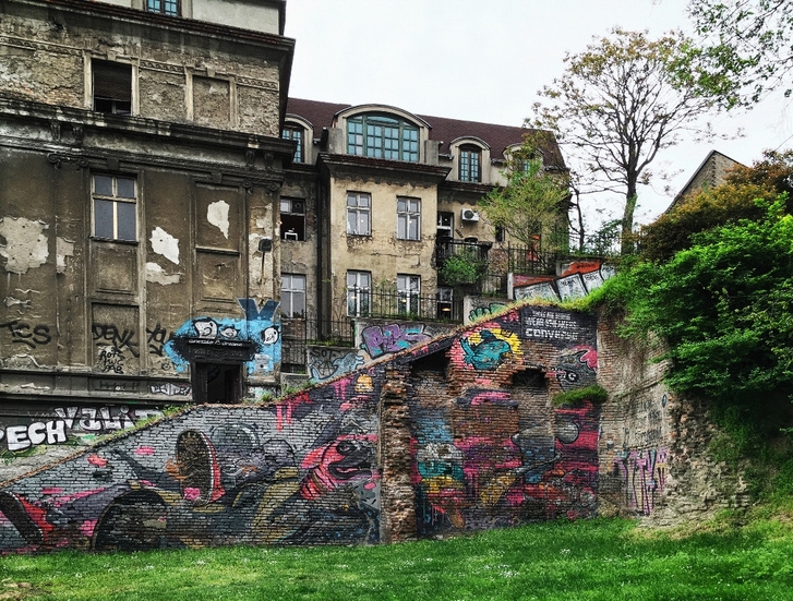 Город, в котором говорят стены: прогулка по Белграду