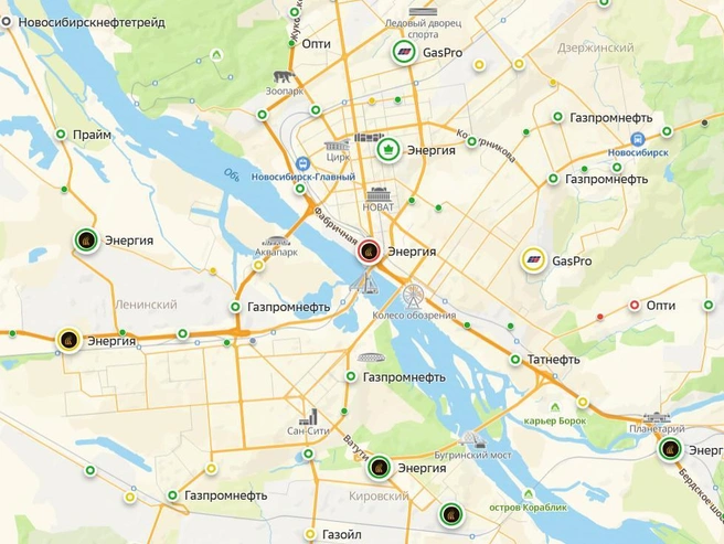 Карта показывает работающие АЗС | Источник: benzin.2gis
