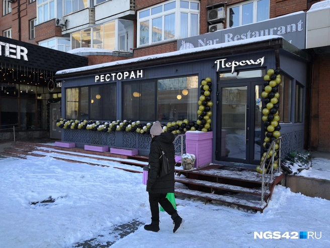 Раньше на этом месте работал азербайджанский ресторан Nar | Источник: Игорь Епифанцев / NGS42.RU