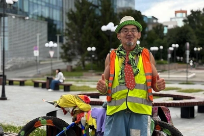 Cycling Nomad Becomes Kazan's Favorite Guide