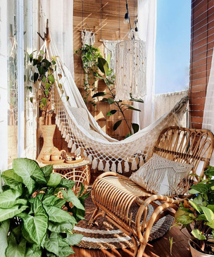 Оформляем балкон в модном стиле бохо: 7 идей весеннего декора