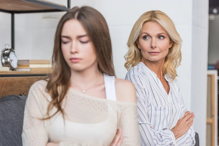 Разрушаете друг друга: 7 признаков, что ваши отношения с мамой не в порядке