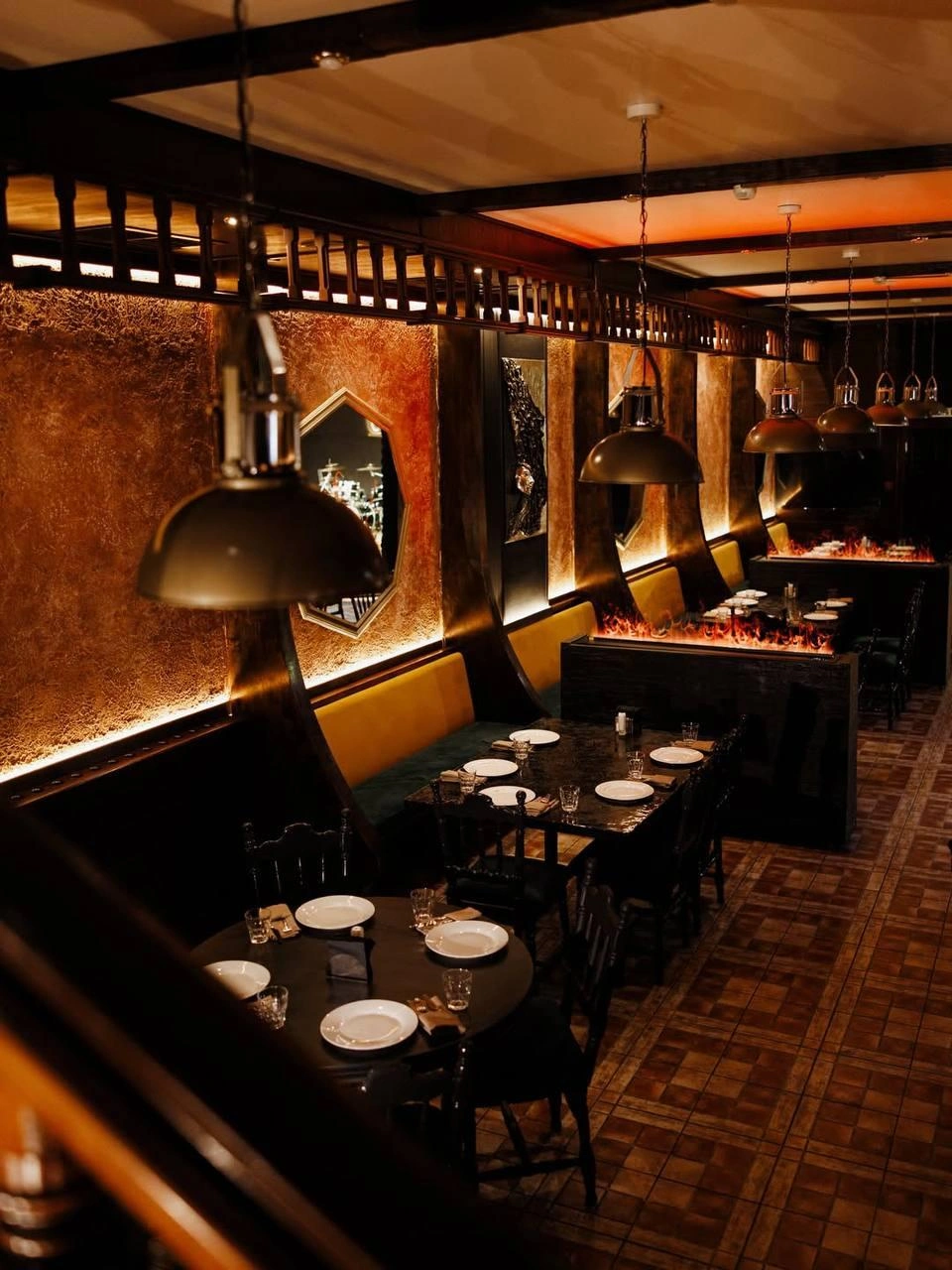 В интерьере много декора на морскую тематику | Источник: columb_gastrobar / T.me