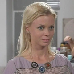 Попала в рехаб из-за алкогольной зависимости: как сейчас выглядит звезда сериала «Доярка из Хацапетовки» Евгения Осипова