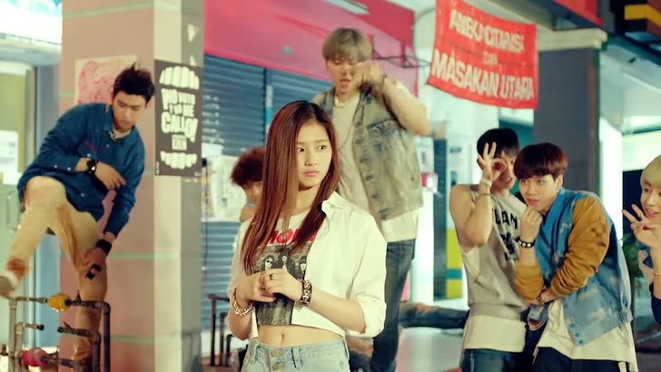 10 k-pop айдолов, которые снялись в клипах других корейских артистов