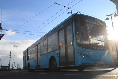 На Пасху в Петербурге добавят автобусы до кладбищ
