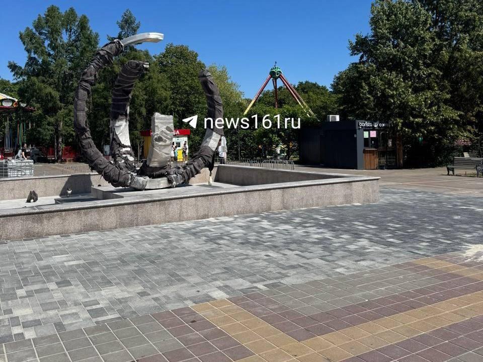 «Денежек не хватает закончить»: власти уточнили, когда в парке на Западном откроют новый фонтан