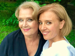 Ксения Алферова показала свою невероятно красивую маму в день ее 73-летия: «Глаза у нее морские»