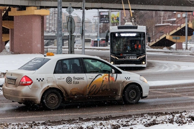 Во Владивостоке взлетели цены на такси