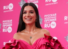 «Теона впервые обняла сестер»: Ксения Бородина прилетела в Нью-Йорк ради встречи с братом Курбана Омарова