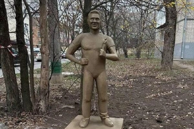 «Вместо Ленина желательно»: о памятниках в Ростовской области
