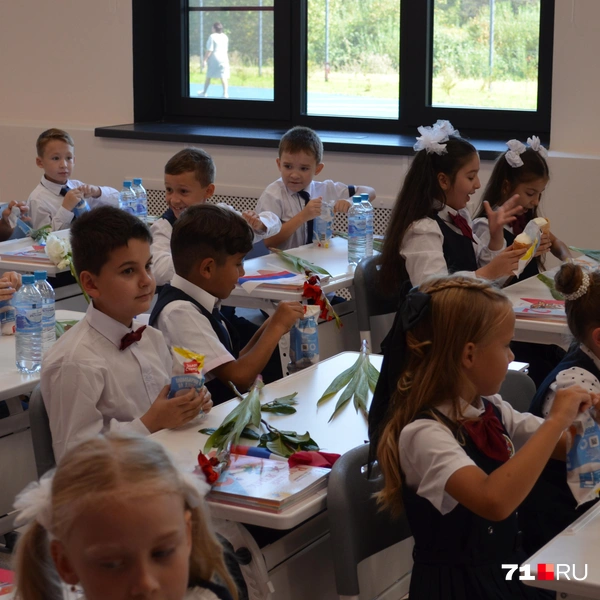 Детям даже раздавали мороженное | Источник: Максим Улитов / 71.RU