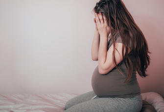 «Как мне остановить мужа? Он уезжает на военную спецоперацию, а я беременна»
