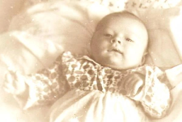 Тут будущему артисту всего два месяца | Источник: Сергей Исаев