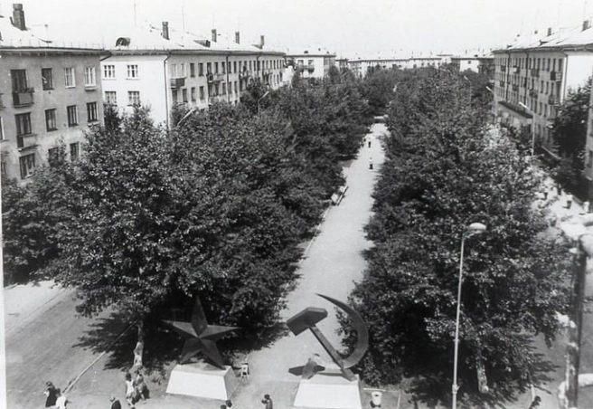 Молодежный бульвар утопает в зелени | Источник: фотофонды Центрального госархива области и Самарского областного госархива социально-политической истории