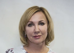«Он одессит и иначе представлял проституток»: Яковлева о метаниях режиссера «Интердевочки»