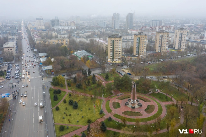 Жителям предлагают проголосовать против парковок в соцсетях | Источник: Алексей Волхонский / V1.RU