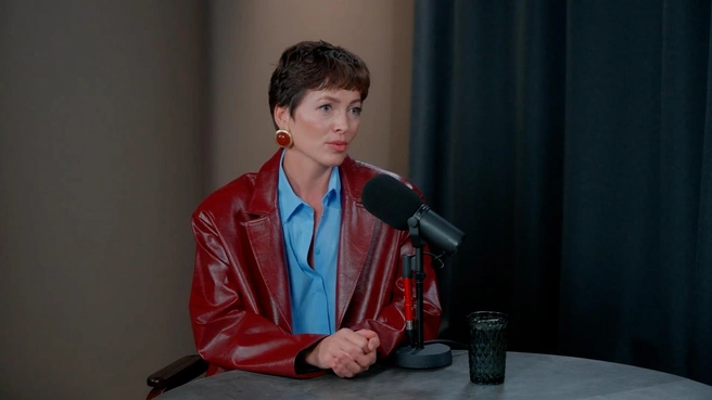 Основательница бренда Paola Macaron Полина Бахарева стала гостьей подкаста «Миллионщики» | Источник: Канал «Миллионщики» / Youtube.сom